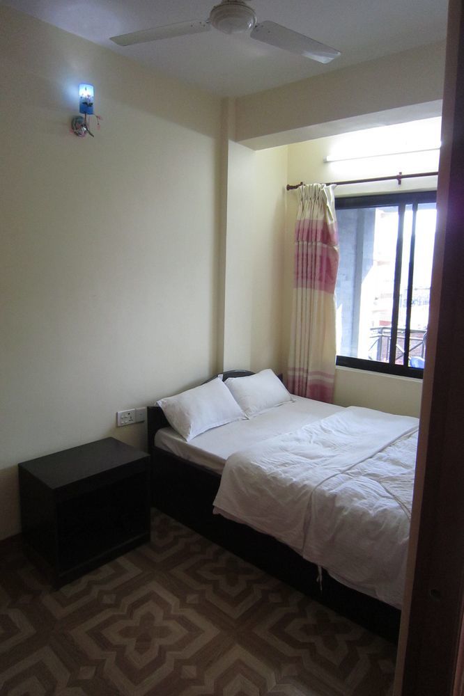 Hotel Sunflower Pokhara Zewnętrze zdjęcie