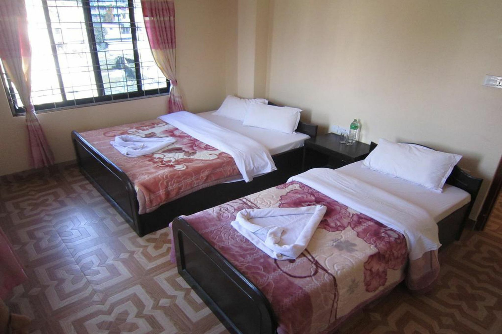 Hotel Sunflower Pokhara Zewnętrze zdjęcie